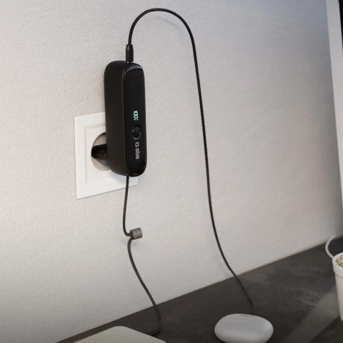 Powerbank 5000mAh z wbudowanym kablem składaną wtyczką PD 20W - czarny