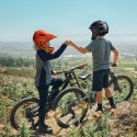 Kask rowerowy fullface dziecięcy z tylną lampką USB 52-56 cm - czerwono żółty