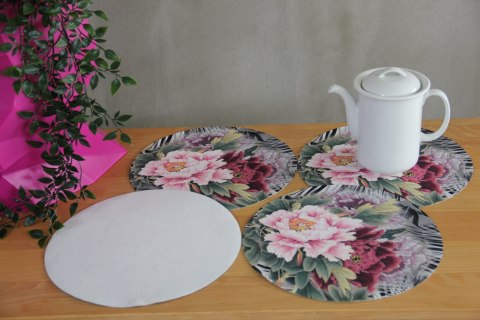 Zestaw 4 podkładek okrągłych na stół 4D 33 cm - IKEBANA | Ekologiczny filc, nadruk HD, pranie 40 °C, Bertoni