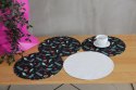 Zestaw 4 podkładek okrągłych na stół 4D 33 cm - OSTROKRZEW | Ekologiczny filc, nadruk HD, pranie 40 °C, Bertoni