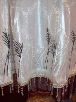 Elegancka Dwuwarstwowa Zasłona z Haftem i Koralikami w Kolorze Biały