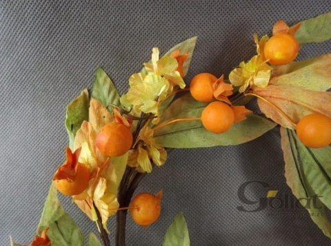 Wianek z jesiennych liści do powieszenia 28 cm